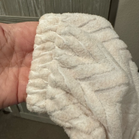 Maurice’s sweater style top - Picture 4 of 4